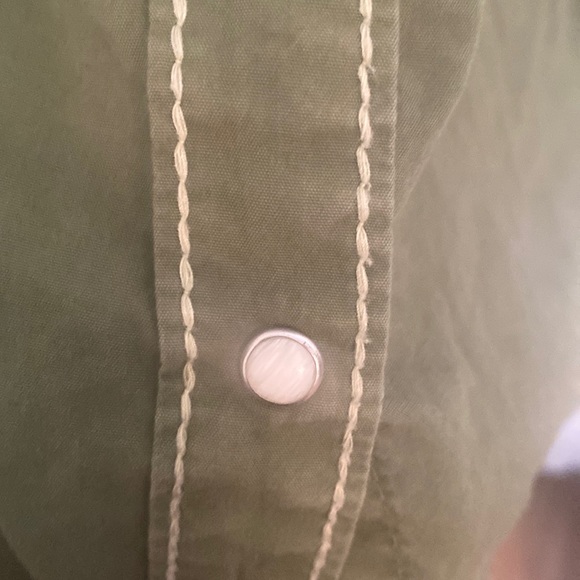 ARIAT button up - Picture 4 of 11